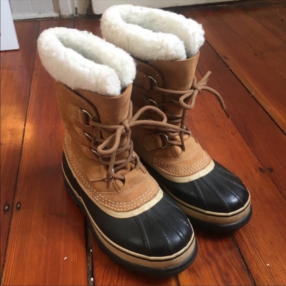 Sorel Caribou boots size 8